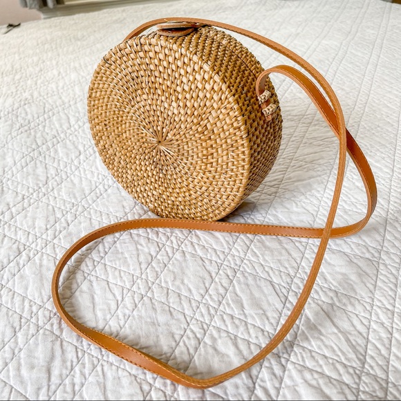 Handbags - Rattan basket wicker circle circular crossbody leather strap snap close bag